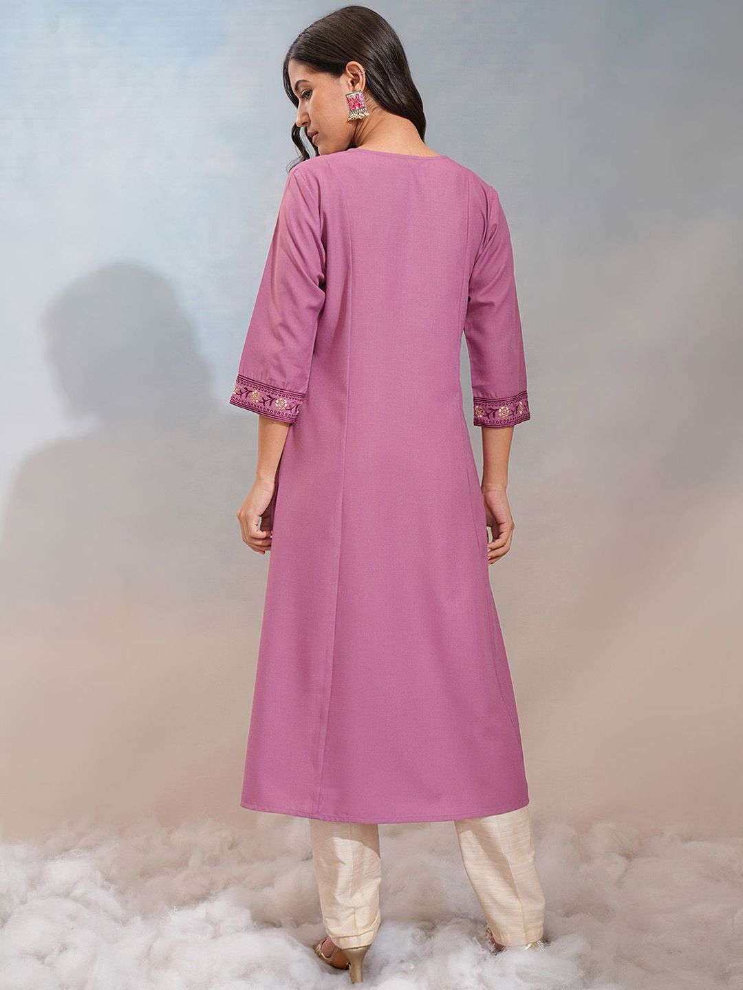 Vishudh Mauve Floral Embroidered V-Neck Thread Work A-Line Kurta