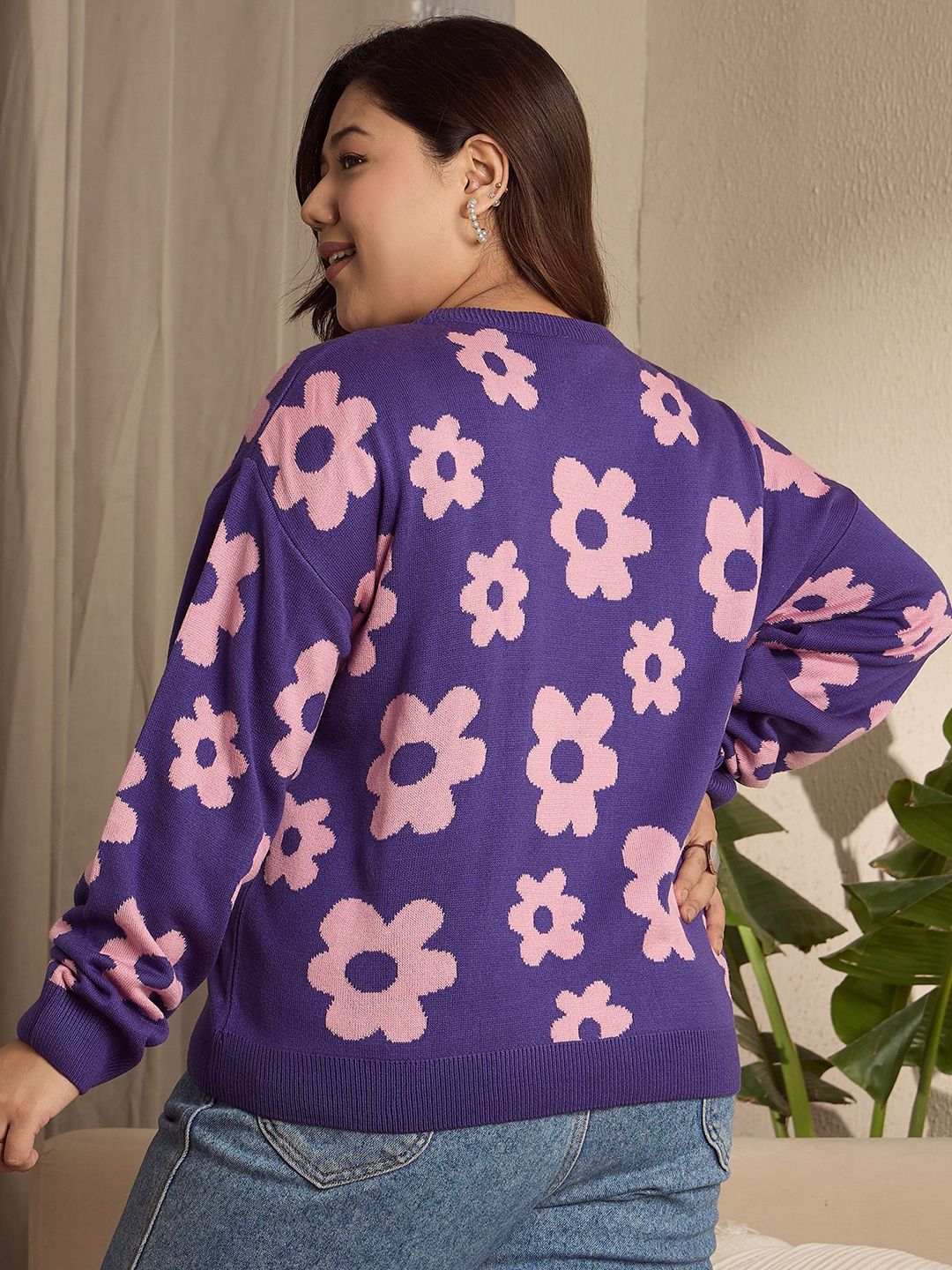 Berrylush Curve Women Floral Printed Round Neck Long Sleeves Plus Size Pullover