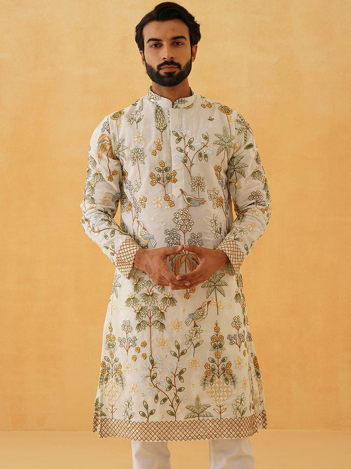 SOJANYA LUXE Floral Sulam Benang Kerja Kurta Lurus Georgette Dengan Seluar