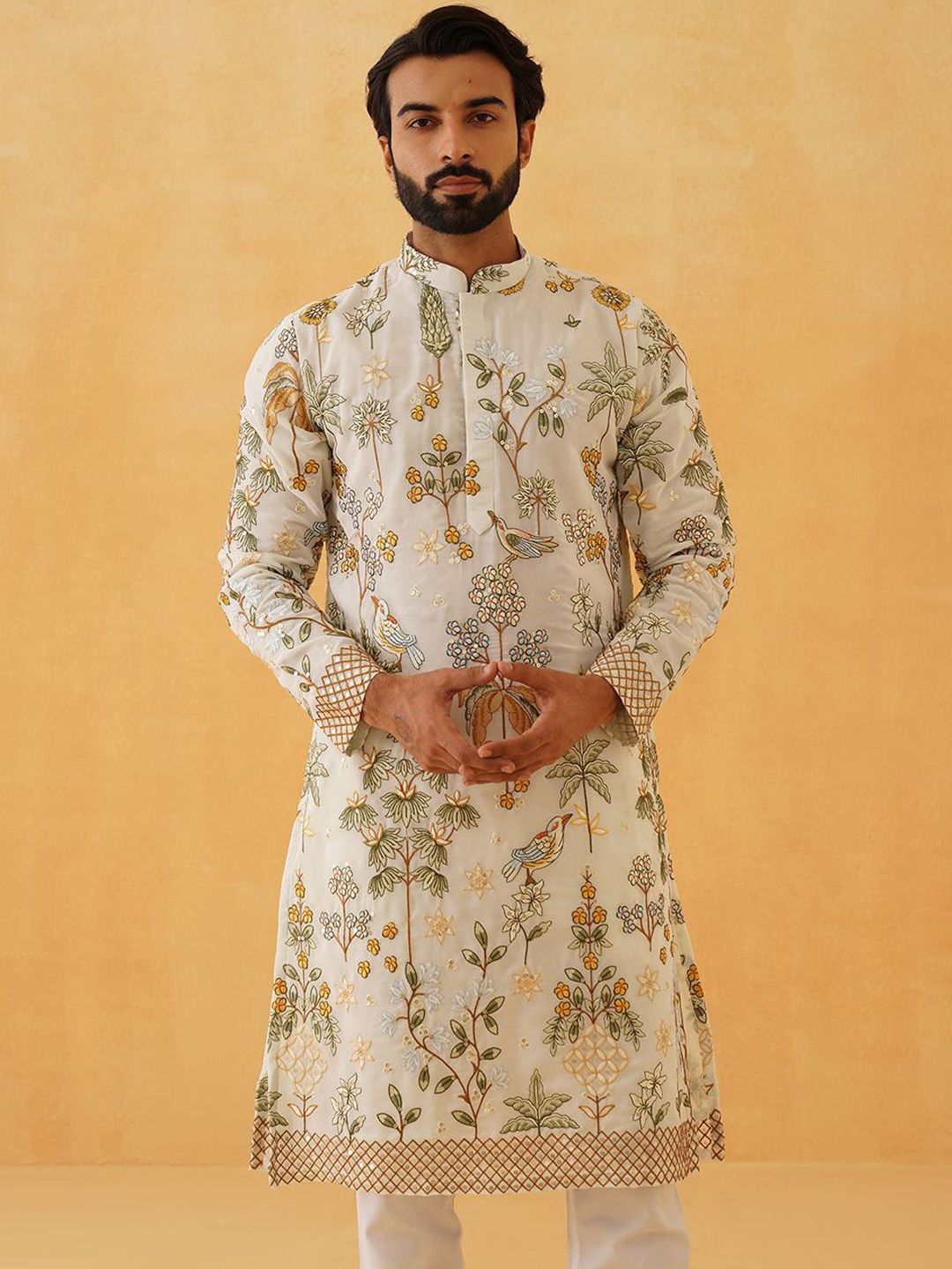 SOJANYA LUXE Floral Sulam Benang Kerja Kurta Lurus Georgette Dengan Seluar