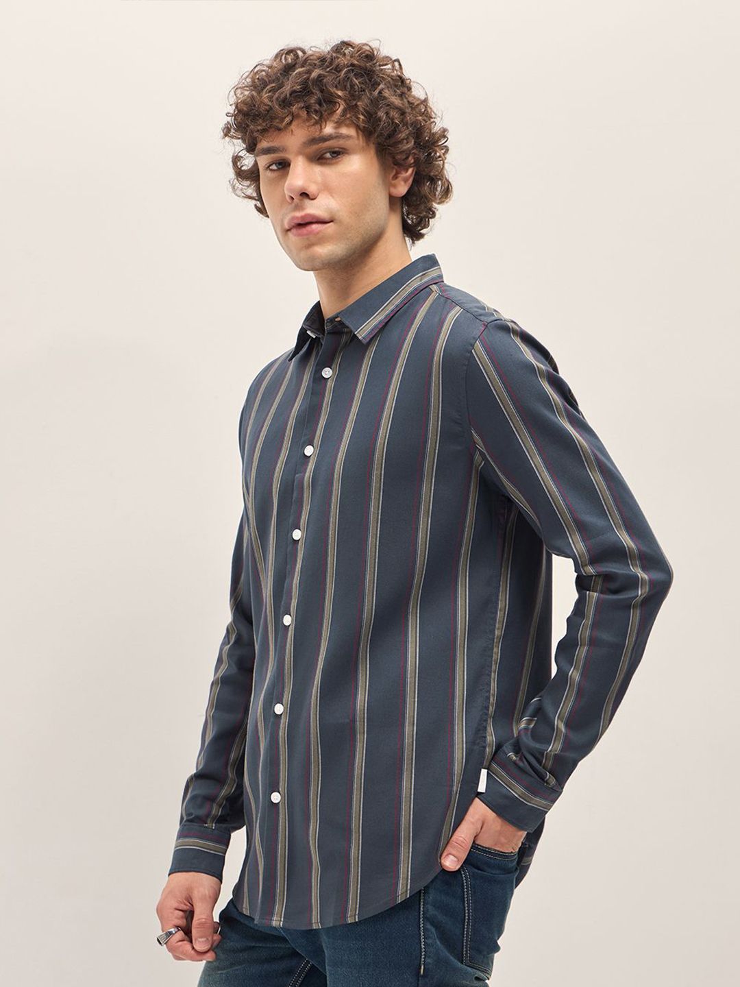 THE BEAR HOUSE Men Spread Collar Vertical Striped Cotton Slim Fit Casual Shirt