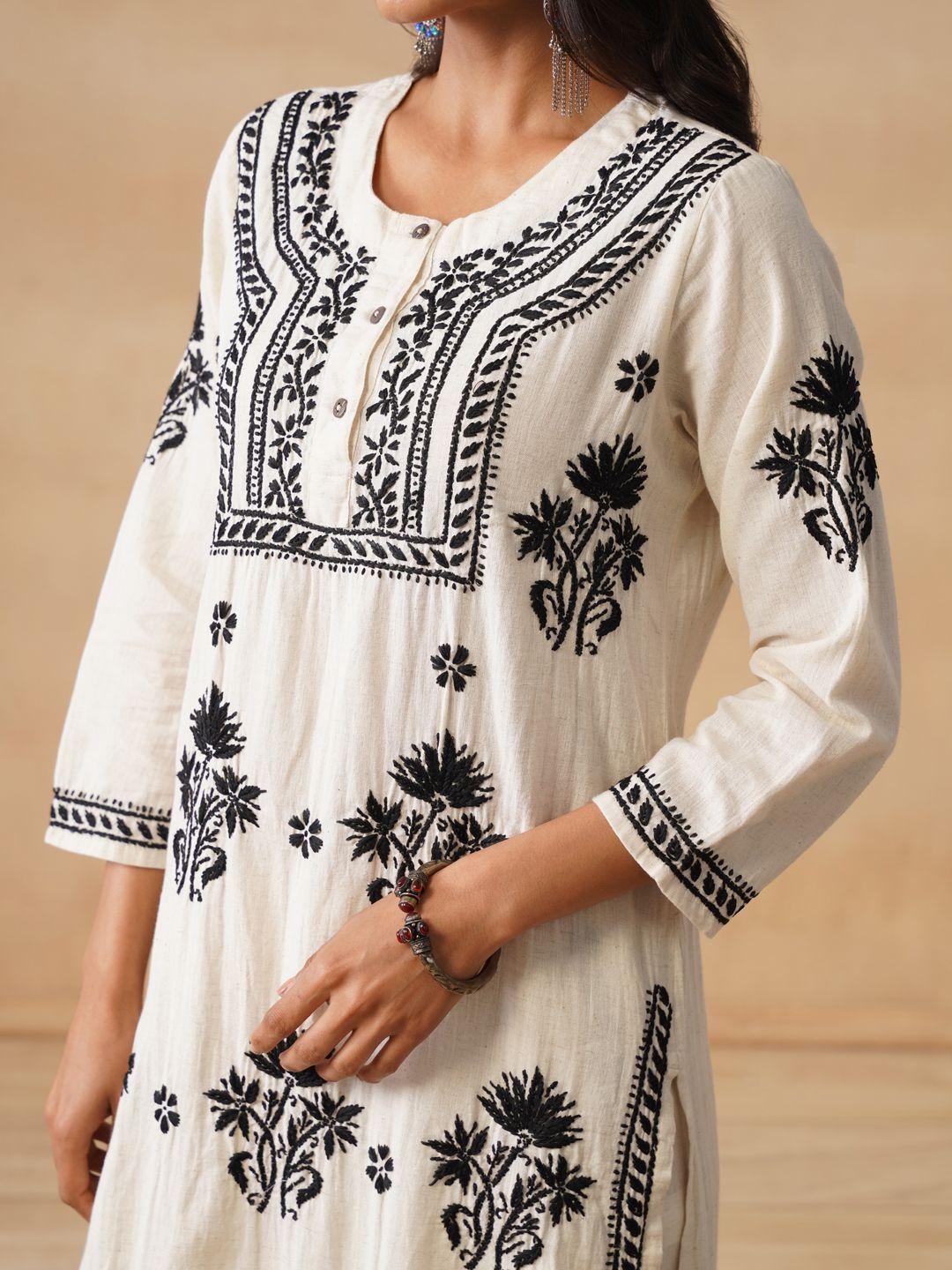 House of Chikankari Women Off White Cotton Chikankari Sulam Set Kurta