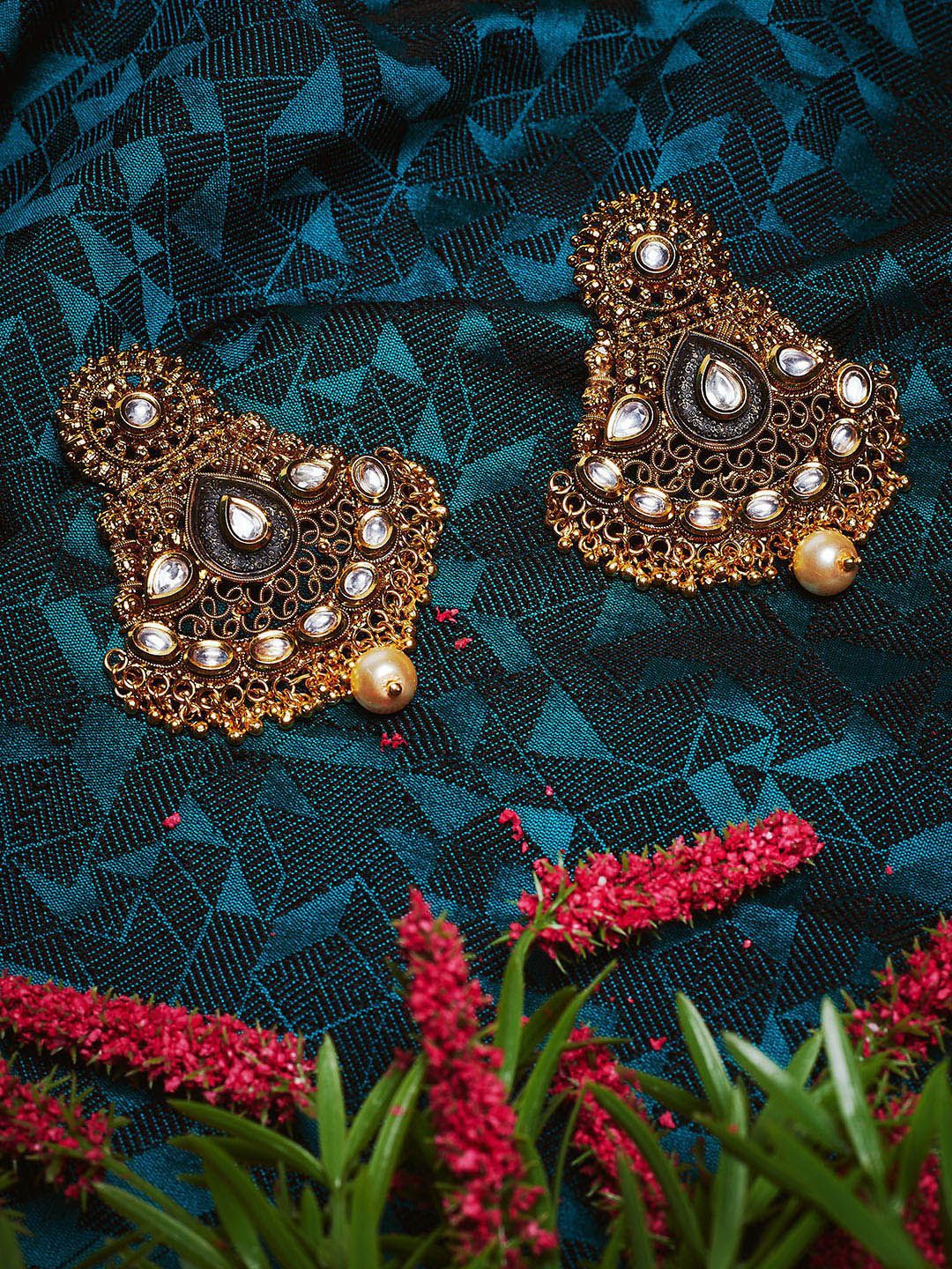 Anting-anting Drop Kontemporari Anouk