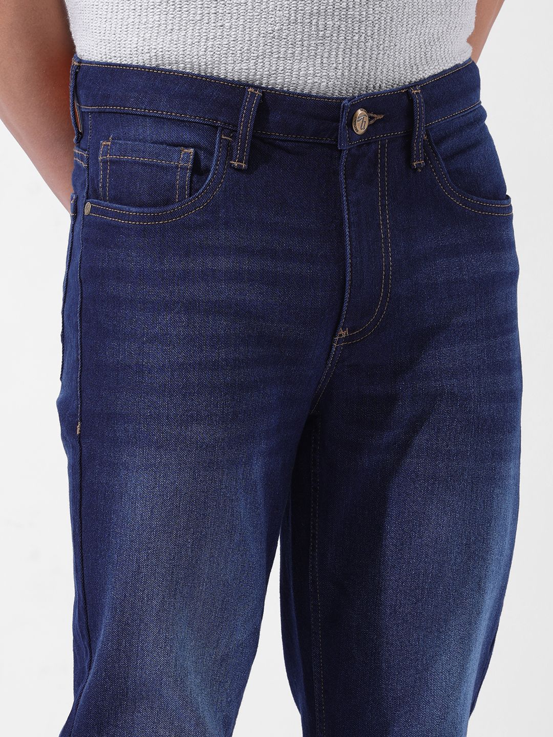 The Indian Garage Co Men Slim Fit Mid-Rise Clean Look No Fade Stretchable Jeans