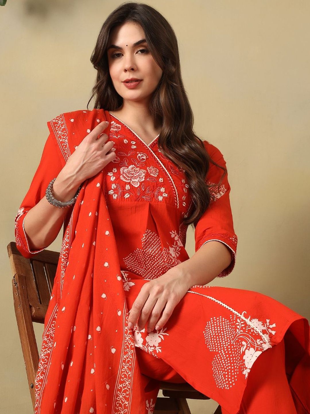 Mamicha Women Floral Printed Regular Pure Cotton Kurta with Trousers & With Dupatta
