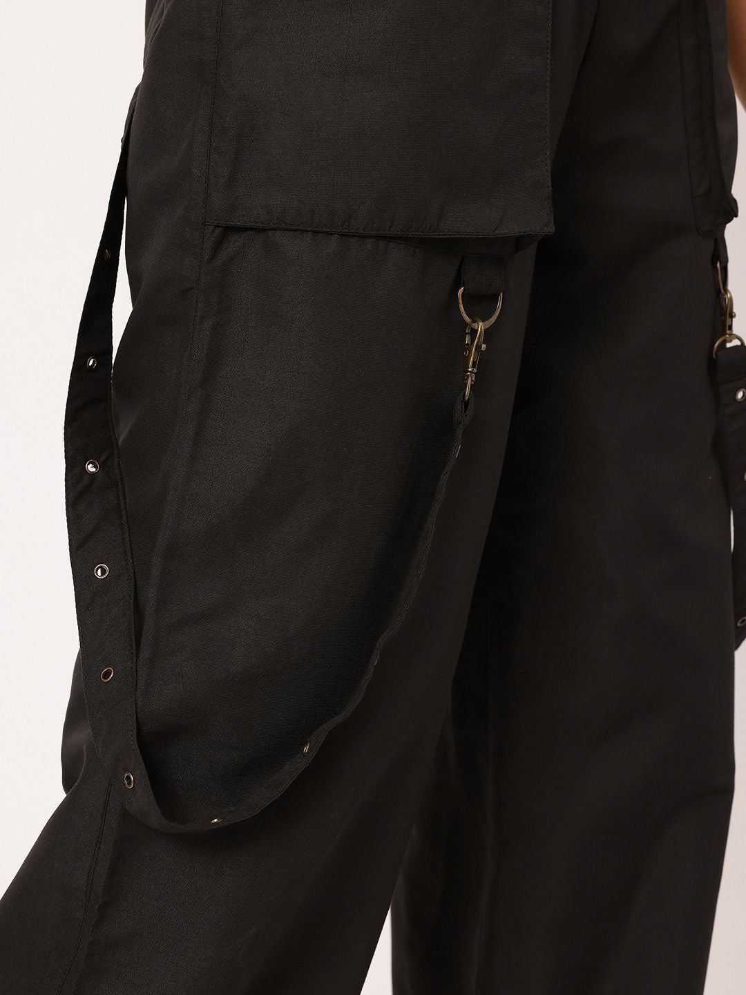 DressBerry Comfy & Classy Women Cargo-Style Relaxed Joggers
