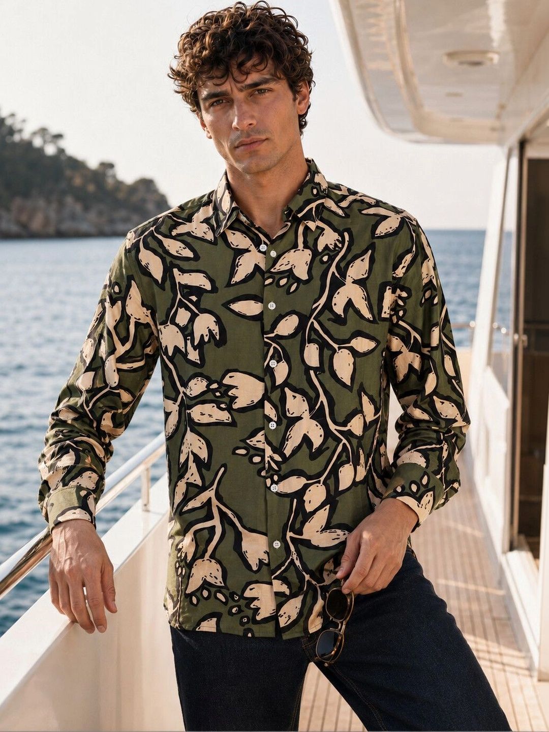 Eszett Floral Printed Spread Collar Casual Shirt
