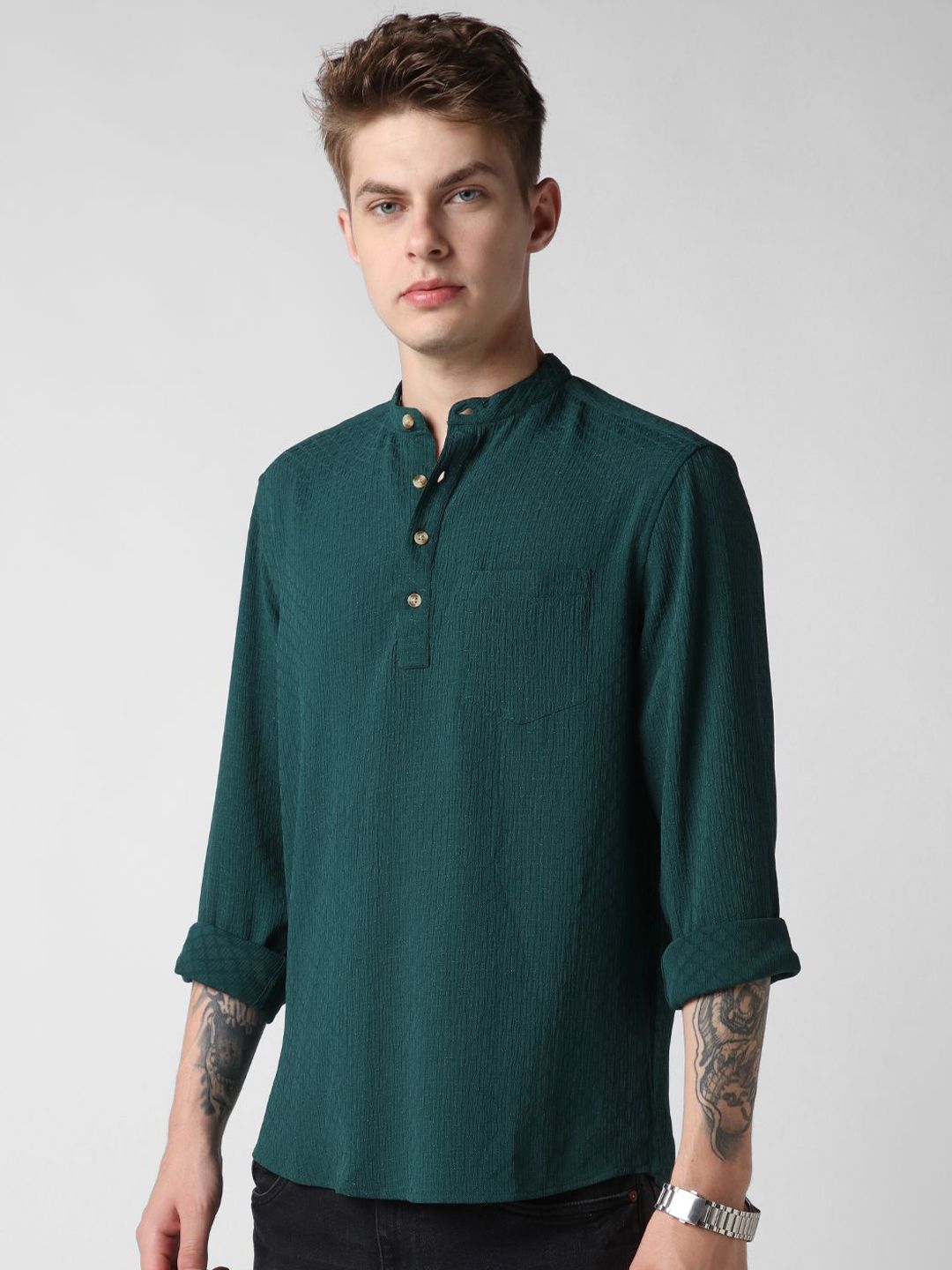 VASTRADO Self Design Mandarin Collar Straight Short Kurta