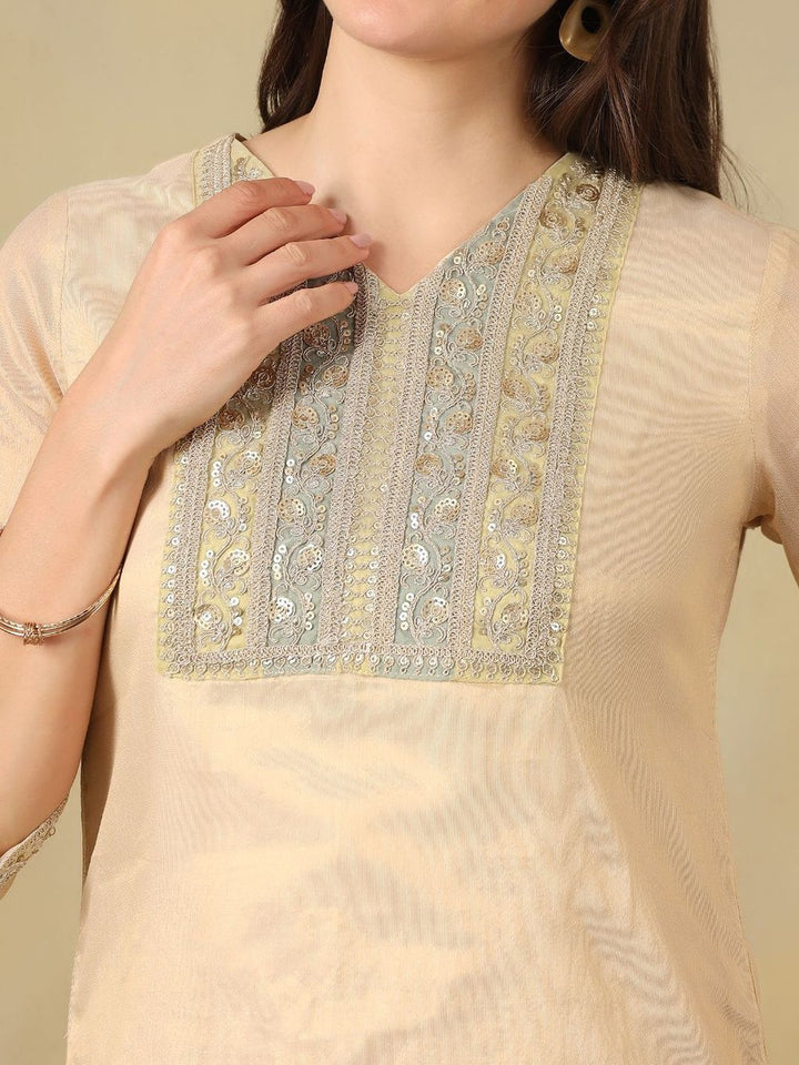 Mamicha Women Ethnic Motifs Embroidered Regular Sequinned Kurta with Palazzos