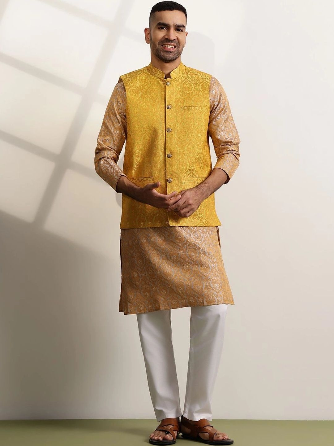 Jaket Nehru Brocade Rekaan Tenunan Anouk