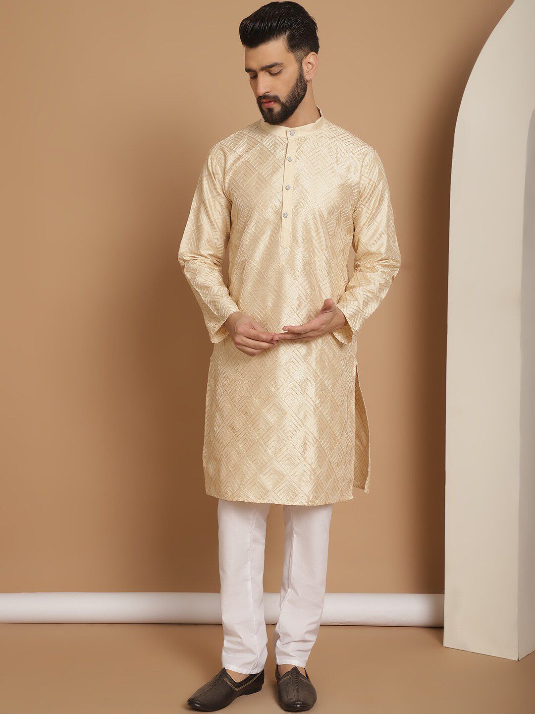 Anouk Men Geometric Embroidered Thread Work Regular Kurta With Churidar & Nehru Jacket