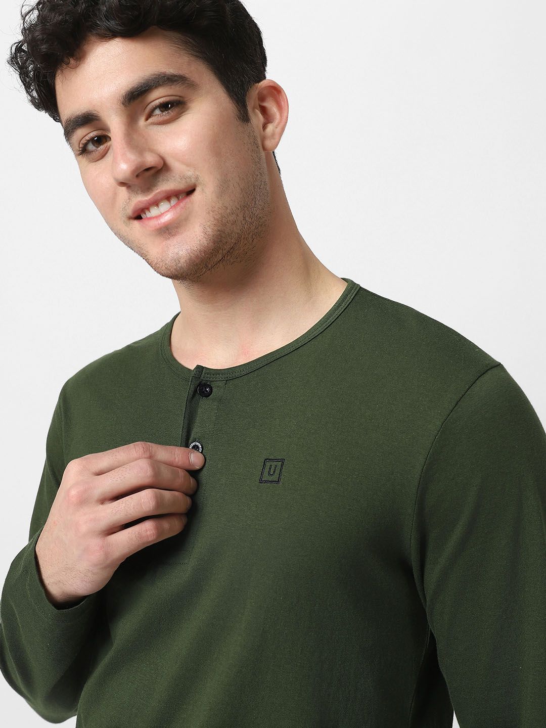 Urbano Fashion Men Olive Green Solid Henley Neck Pure Cotton T-shirt