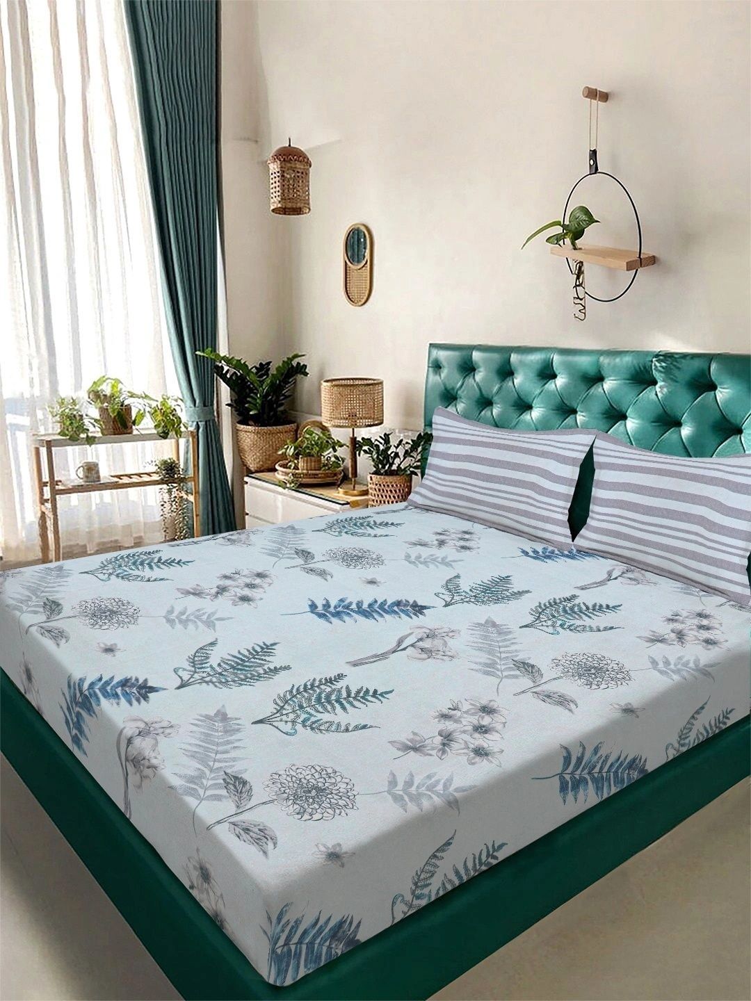 Myntra Elegant Homes Blue & White Floral 300 TC King Cadar dengan 2 Sarung Bantal