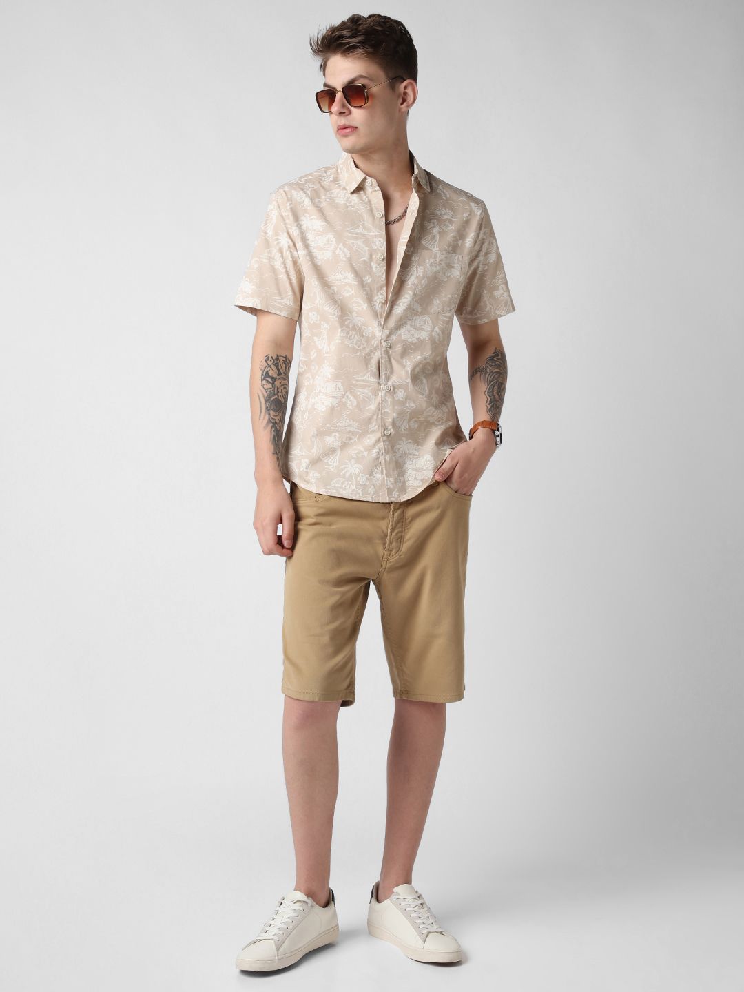 VASTRADO Men Classic Slim Fit Floral Opaque Printed Casual Shirt