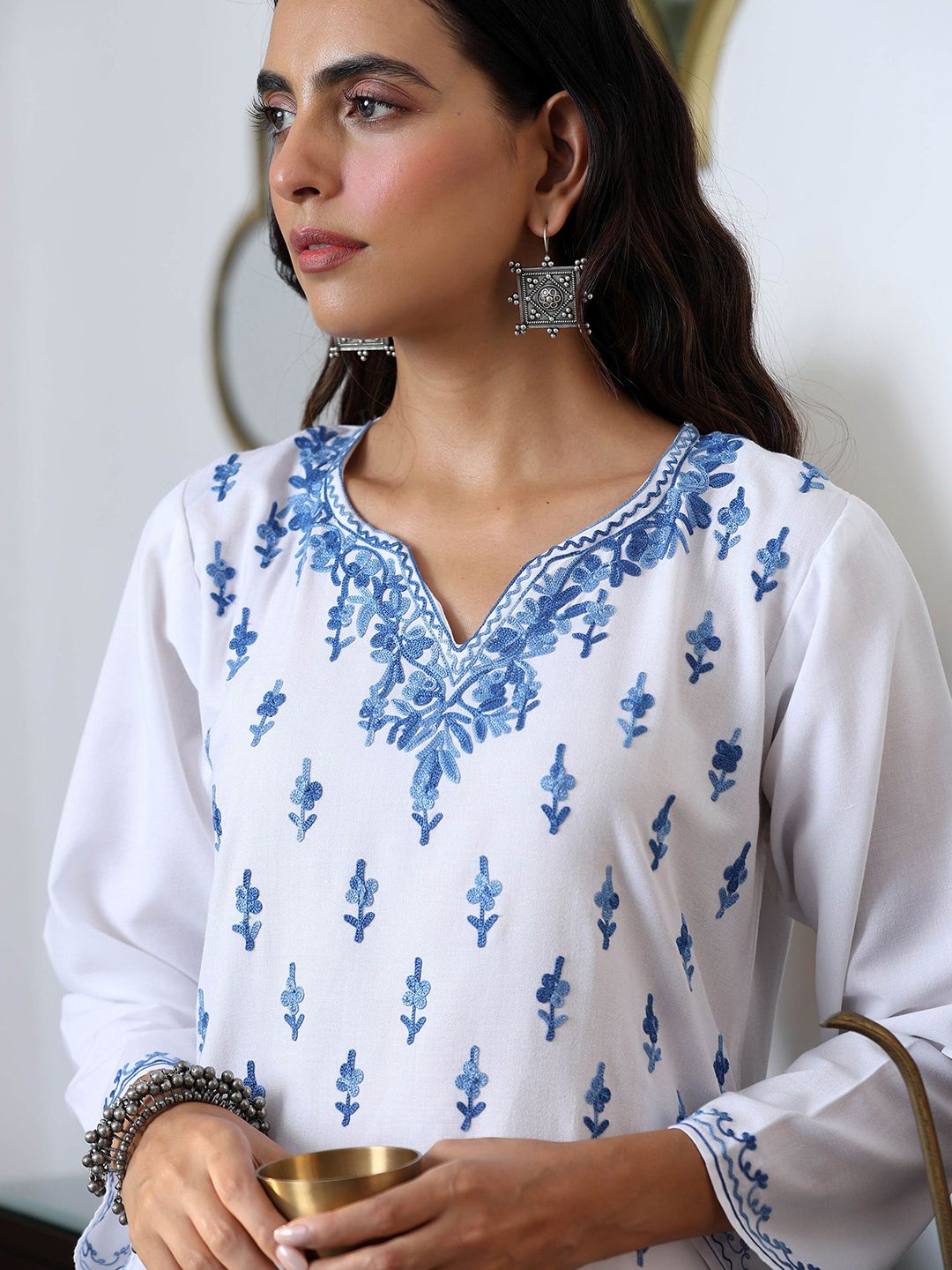 House of Chikankari Women White Cotton Aari Embroidered Kurta