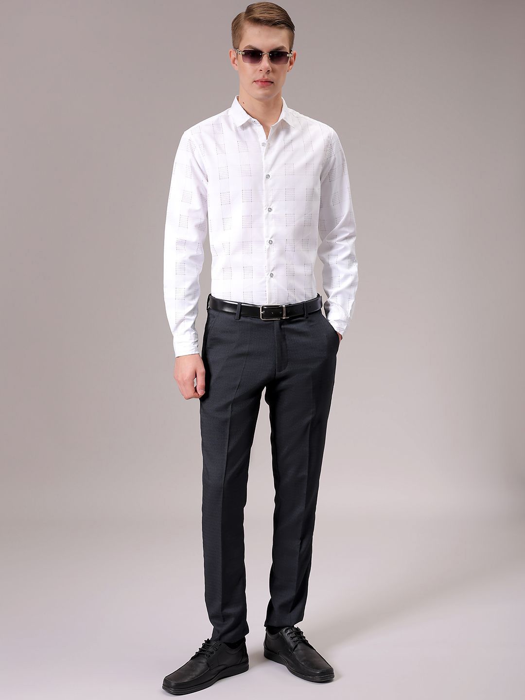 The Indian Garage Co Men Spread Collar Checked Slim Fit Shirt