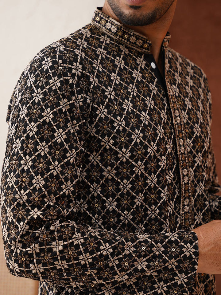 Jompers Men Embroidered Regular Sequinned Kurta with Pyjamas