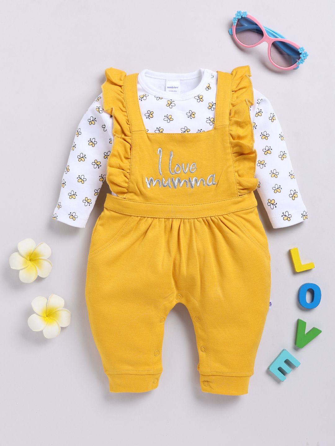Moms Love Infants Girls Cotton Ruffled Dungarees with T-shirt