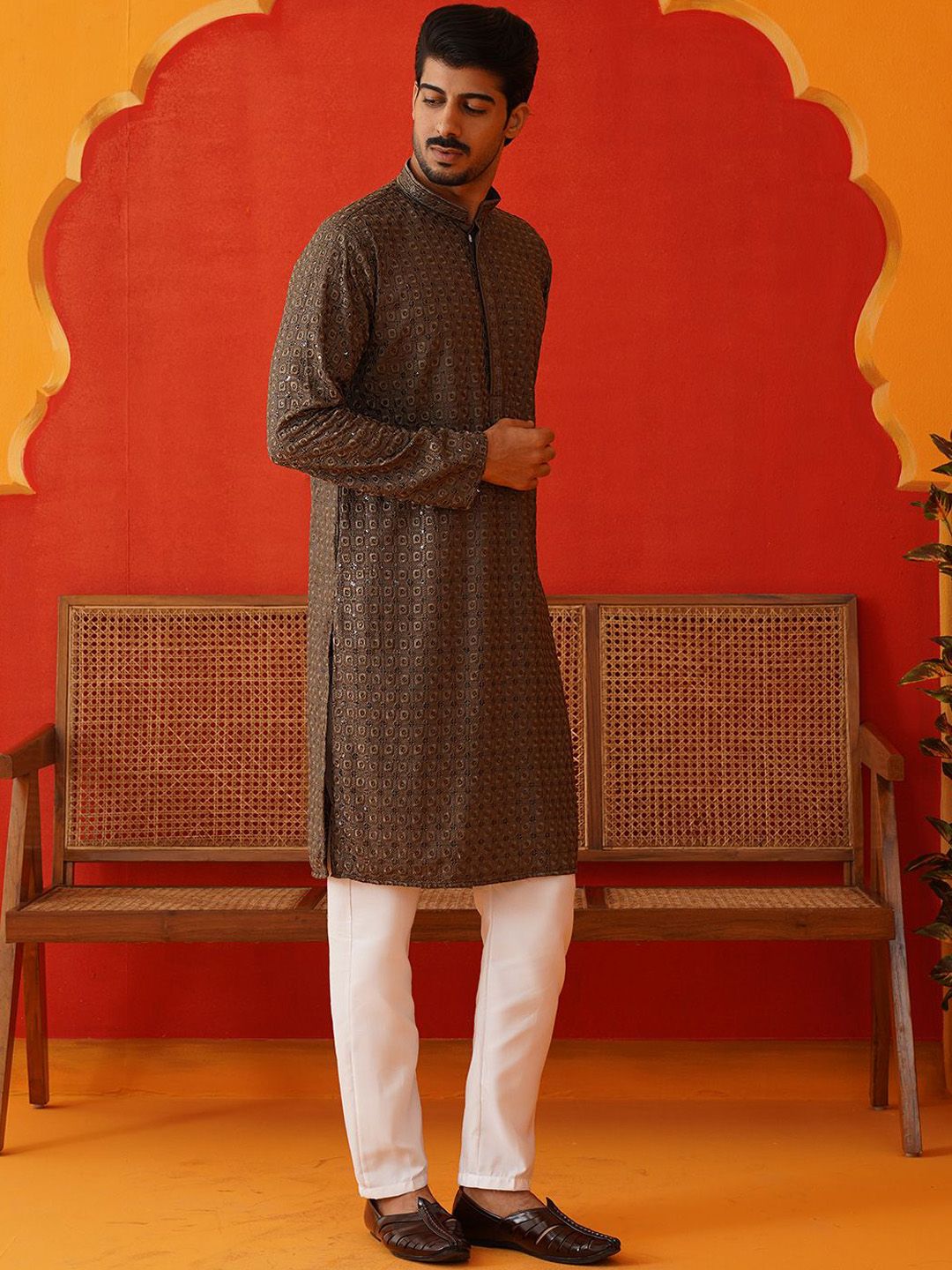 Jompers Men Floral Embroidered Regular Sequinned Kurta with Pyjamas