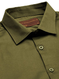 The Indian Garage Co. X Luxe Men Solid Slim Fit Opaque Formal Shirt