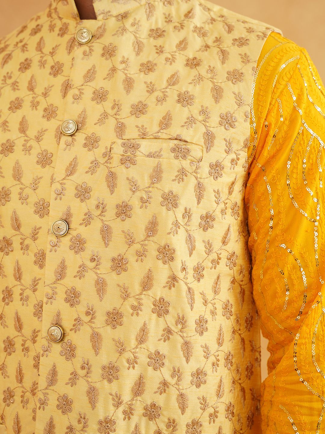 SOJANYA Kurta Kapas Tulen Kolar Labuci Leheriya Dengan Jaket Churidar Dan Nehru