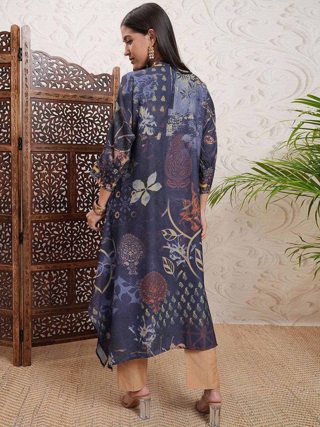 Vishudh Blue Floral Printed Mandarin Collar Regular Handkerchief Hem A-Line Kurta