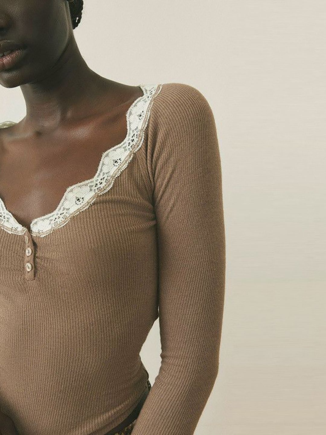 DressBerry V-Neck Fitted Top