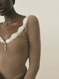 DressBerry V-Neck Fitted Top