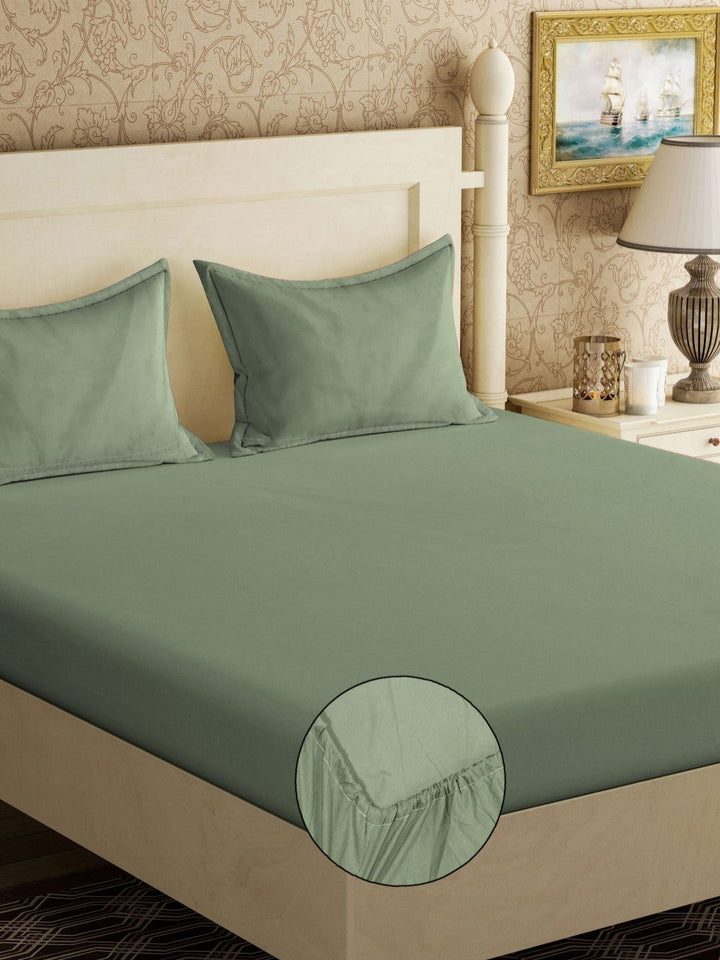 Aura Green Solid Fitted 300TC King Bedsheet With 2 Pillow Cover