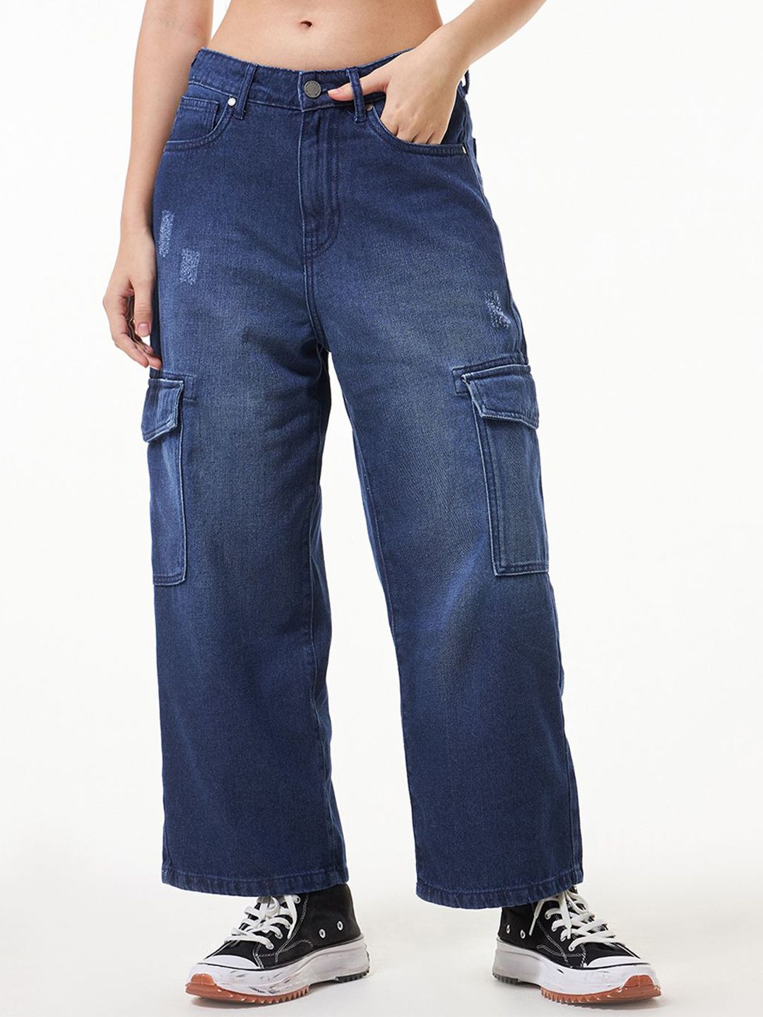 Bewakoof Women Straight Fit High-Rise Light Fade Cotton Cargo Jeans