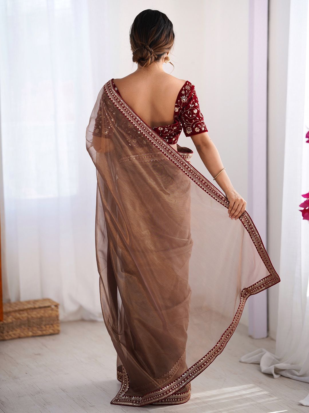 Saree mall Sequinned Net Sarees