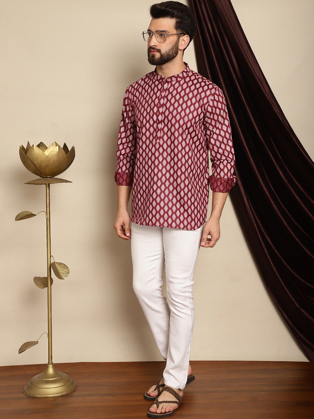 Kurta Pendek Kolar Jalur Bercetak Motif Etnik Maroon Anouk