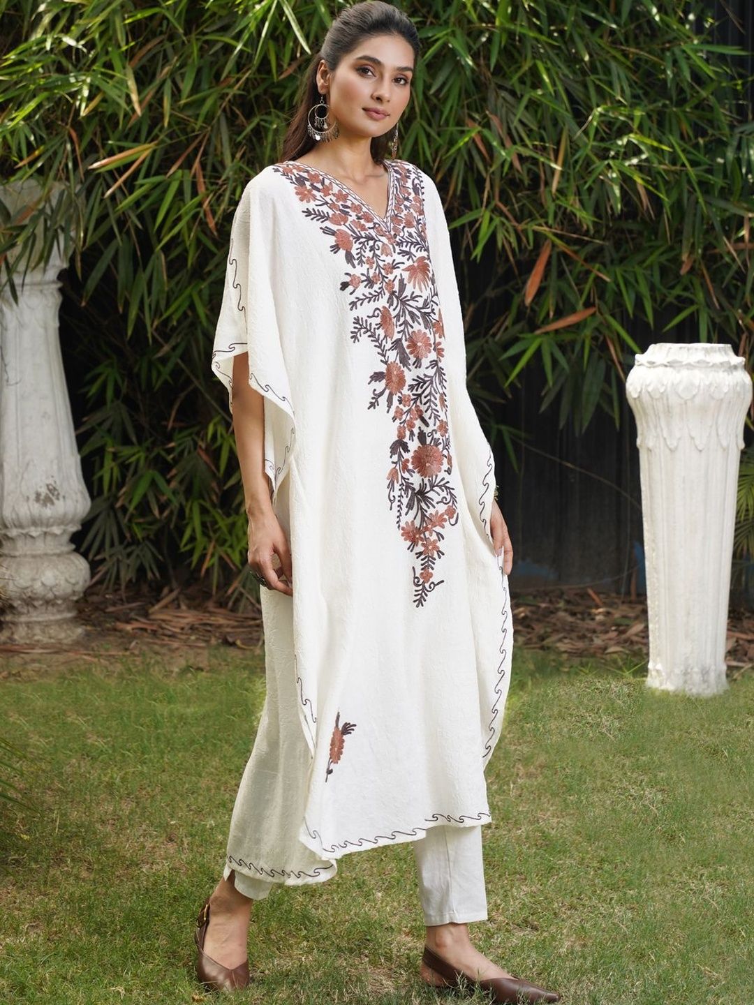 House of Chikankari Women Floral Embroidered Thread Work Crepe Kaftan Kurta