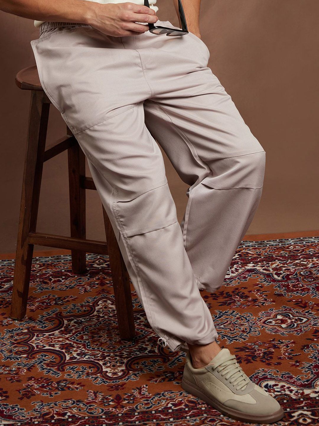Campus Sutra Men Comfort Relaxed Fit Cargos Trousers