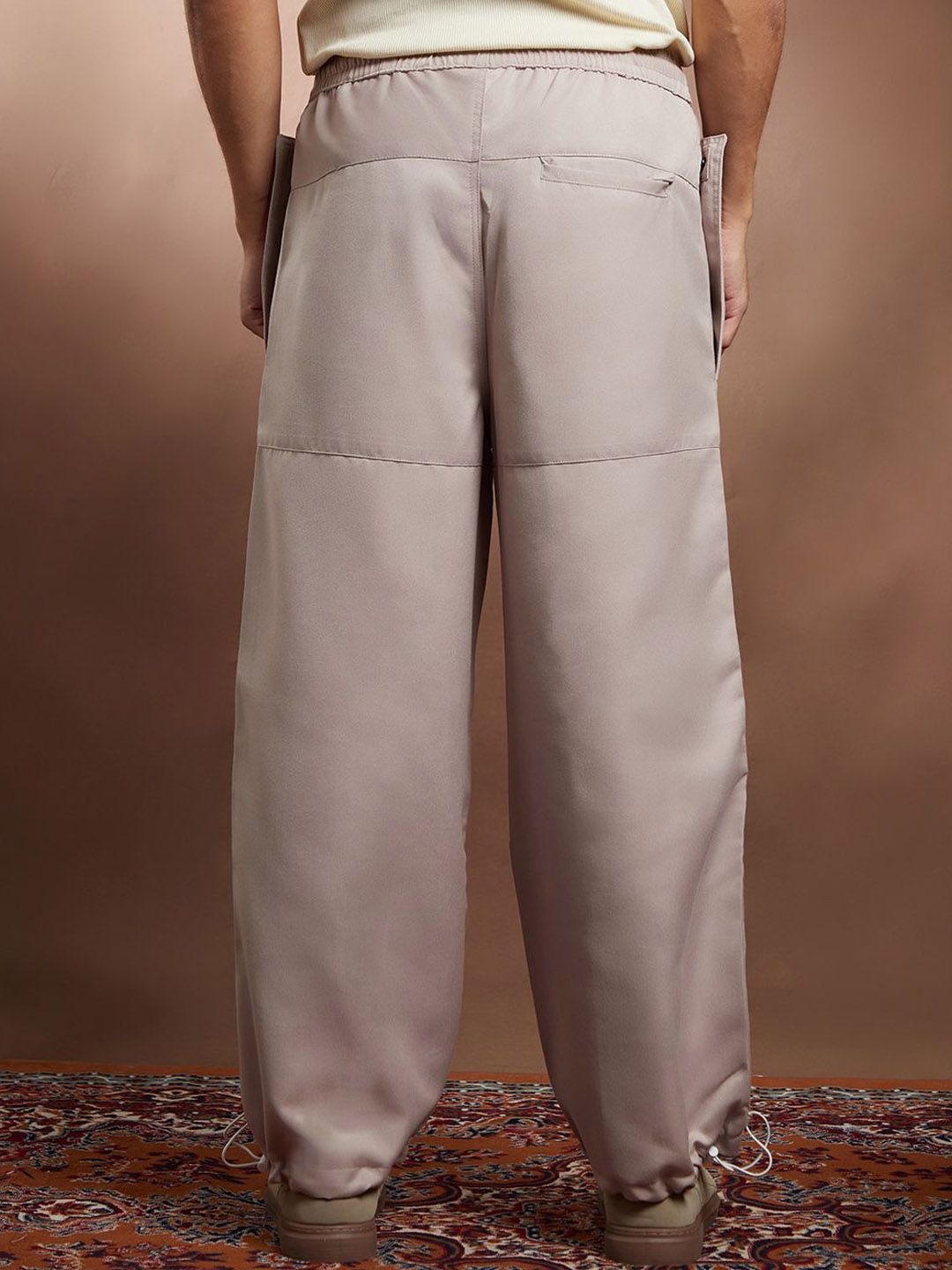 Campus Sutra Men Comfort Relaxed Fit Cargos Trousers