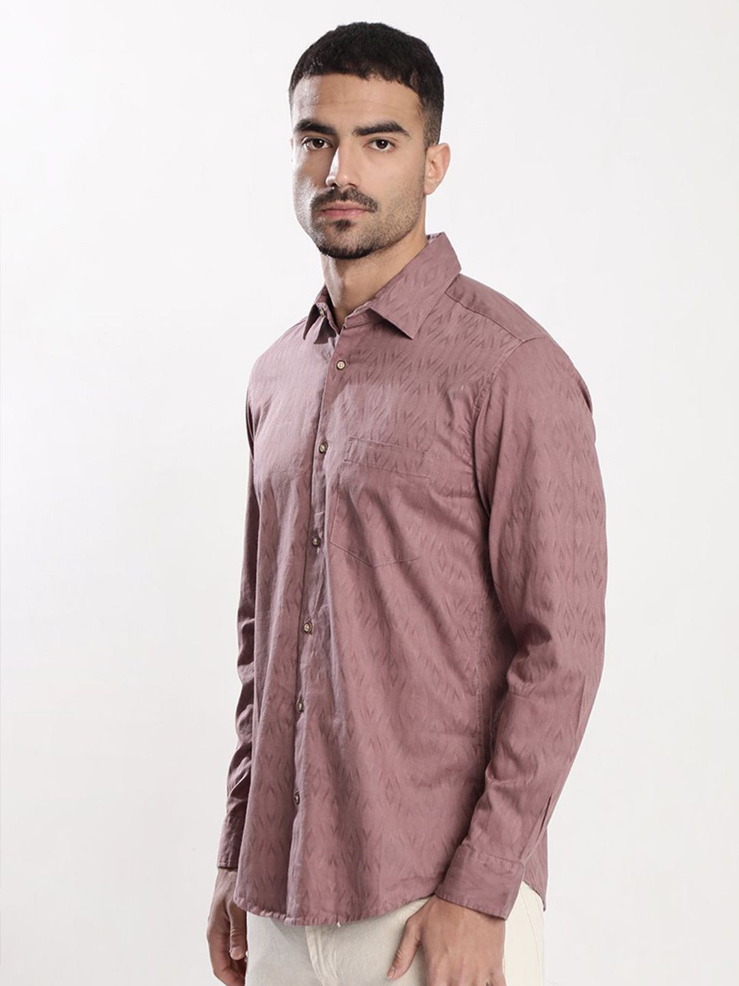 Bene Kleed Men Spread Collar Slim Fit Casual Shirt