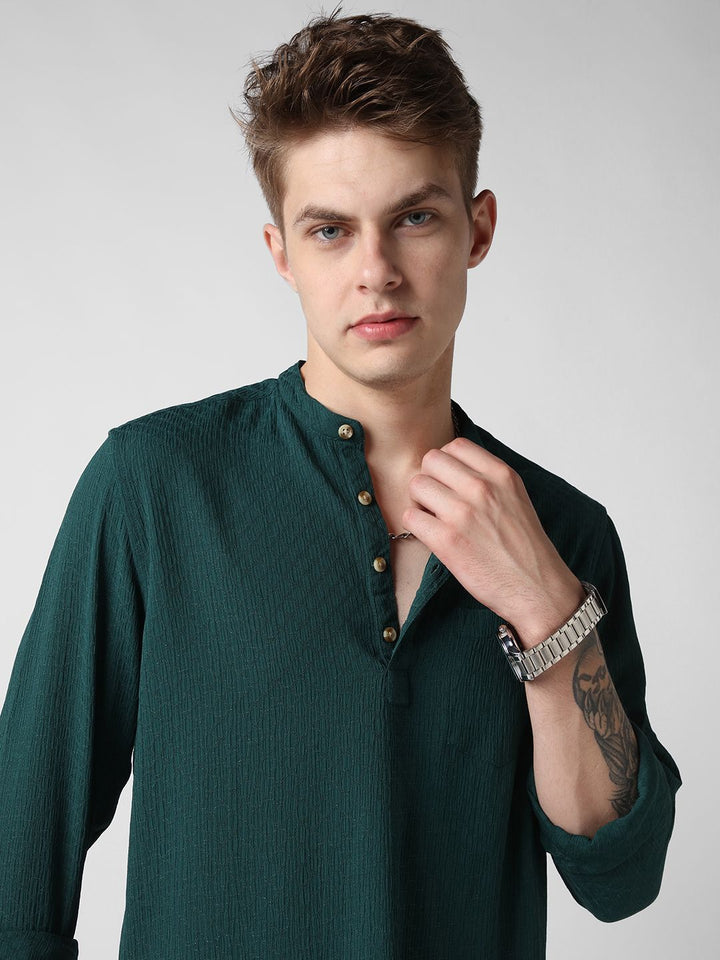 VASTRADO Self Design Mandarin Collar Straight Short Kurta