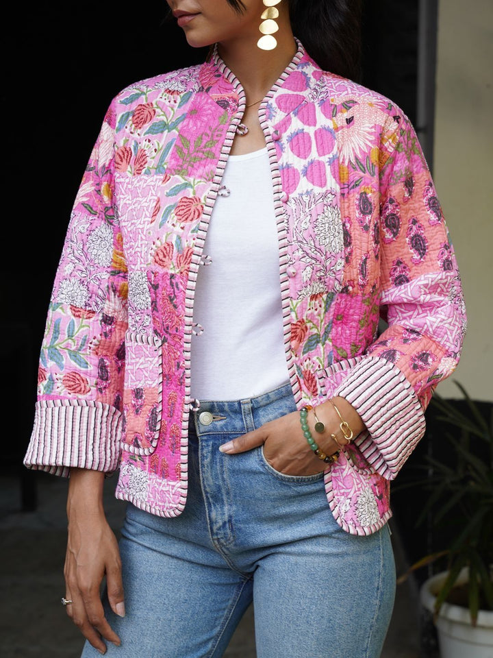 Jaket Berkuilt Bunga-bungaan Wanita House of Chikankari dengan Patchwork