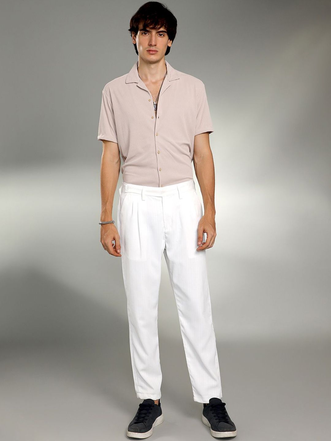 Campus Sutra Men Comfort Pleated Trousers