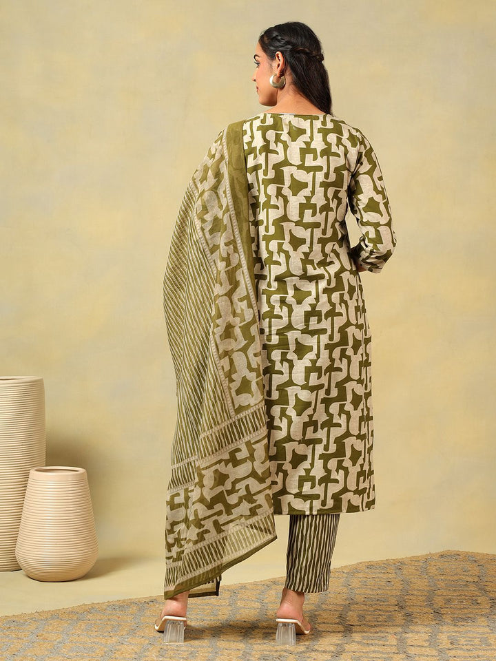 Mamicha Women Printed Regular Thread Work Pure Cotton Kurta with Trousers & With Dupatta