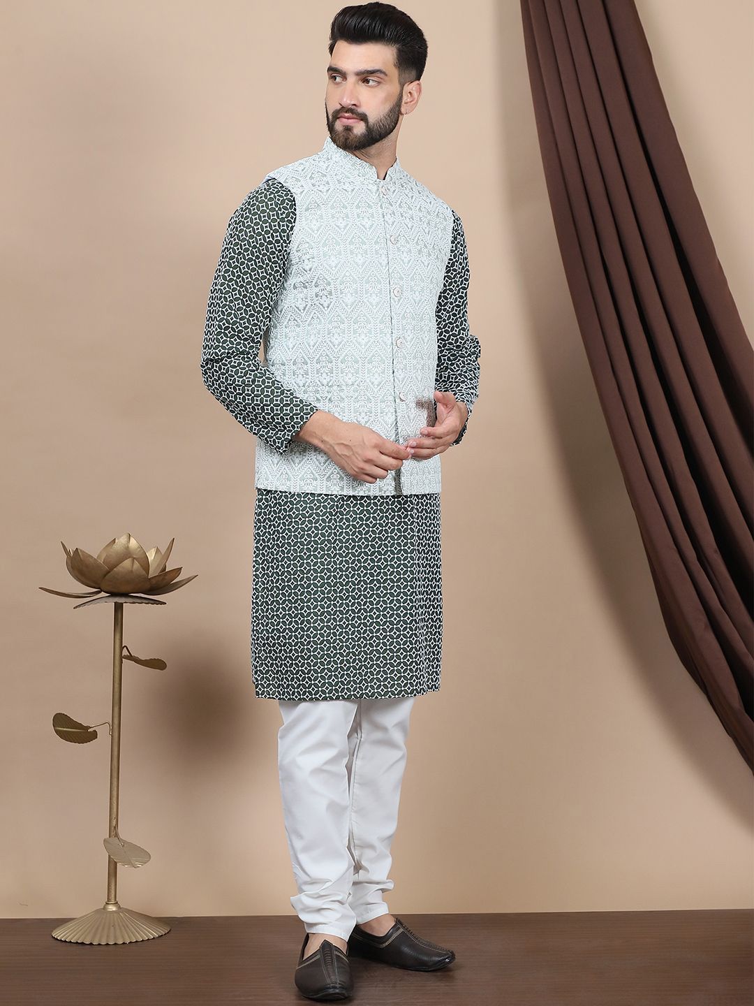 Kurta Lurus Kapas Tulen Sulam Bunga Anouk Dengan Jaket Churidar & Nehru