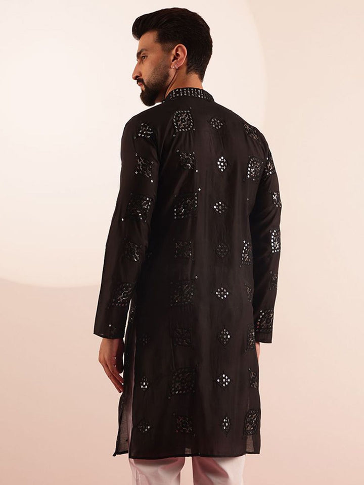 SOJANYA Men Embroidered Mirror Work Kurta
