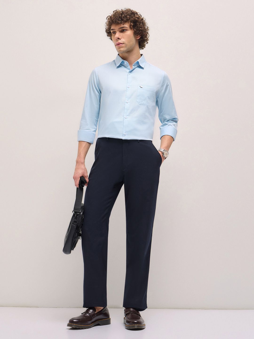 THE BEAR HOUSE Men Spread Collar Solid Cotton Tailored Fit Formal Shirt