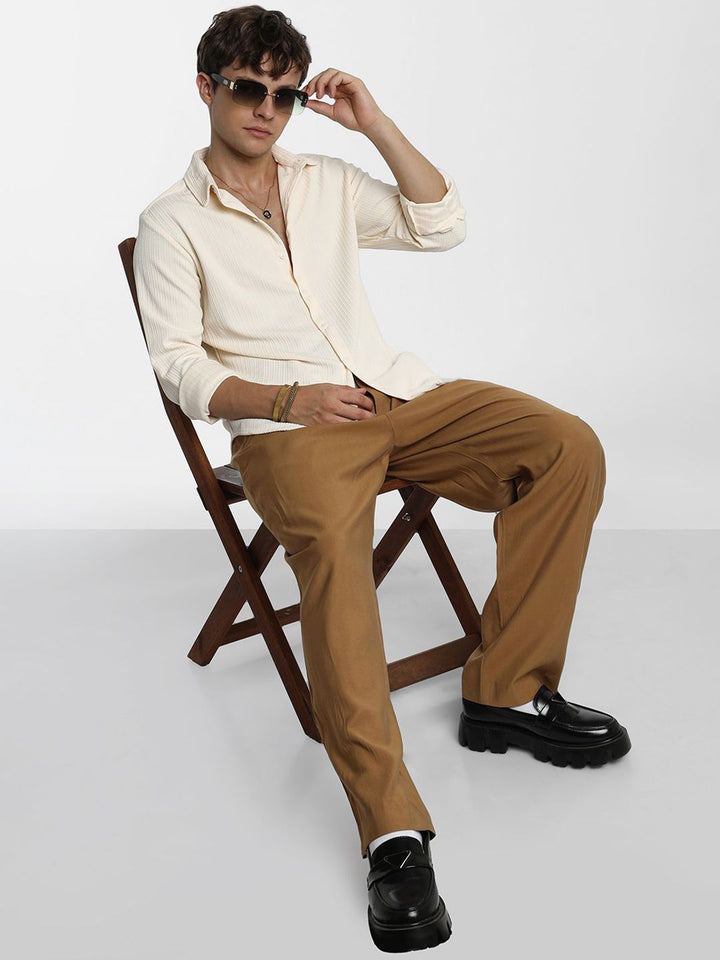 Campus Sutra Men Comfort Spread Collar Textured  Casual Shirt