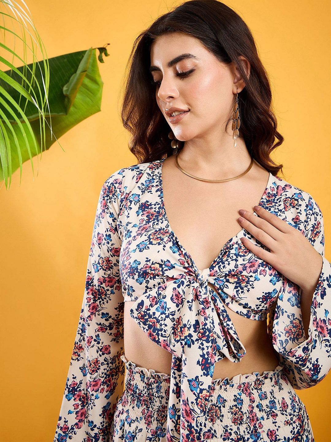 Berrylush Floral Printed Long Sleeves Crop Top With Shorts Co-Ords Set