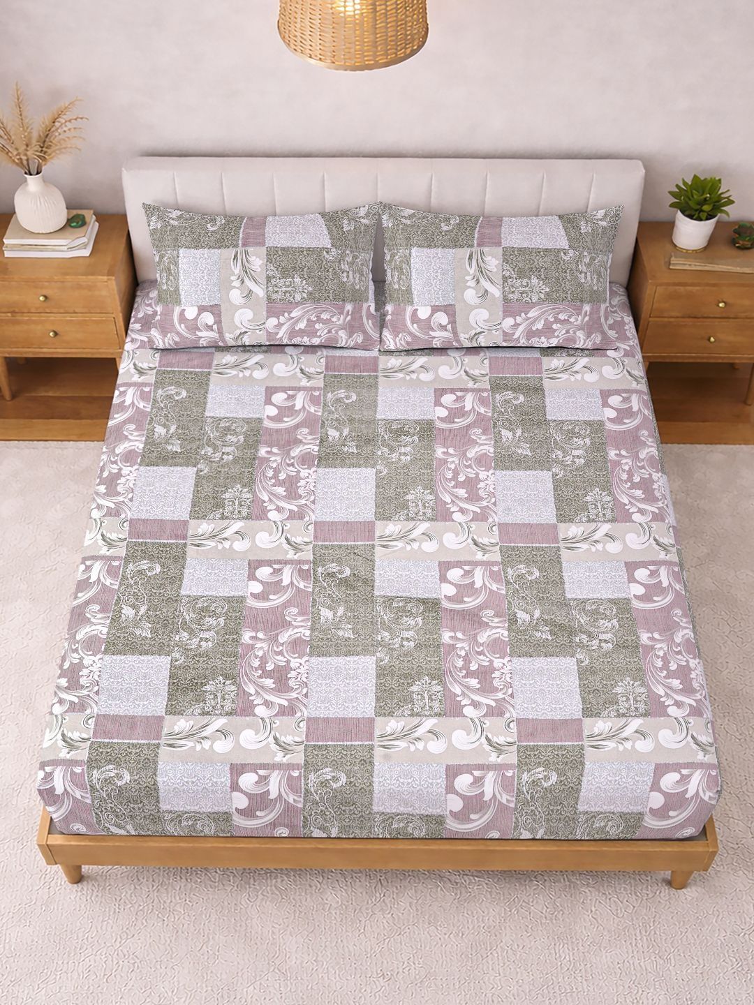 KLOTTHE Multi Floral Printed 300 TC King  Bedsheets