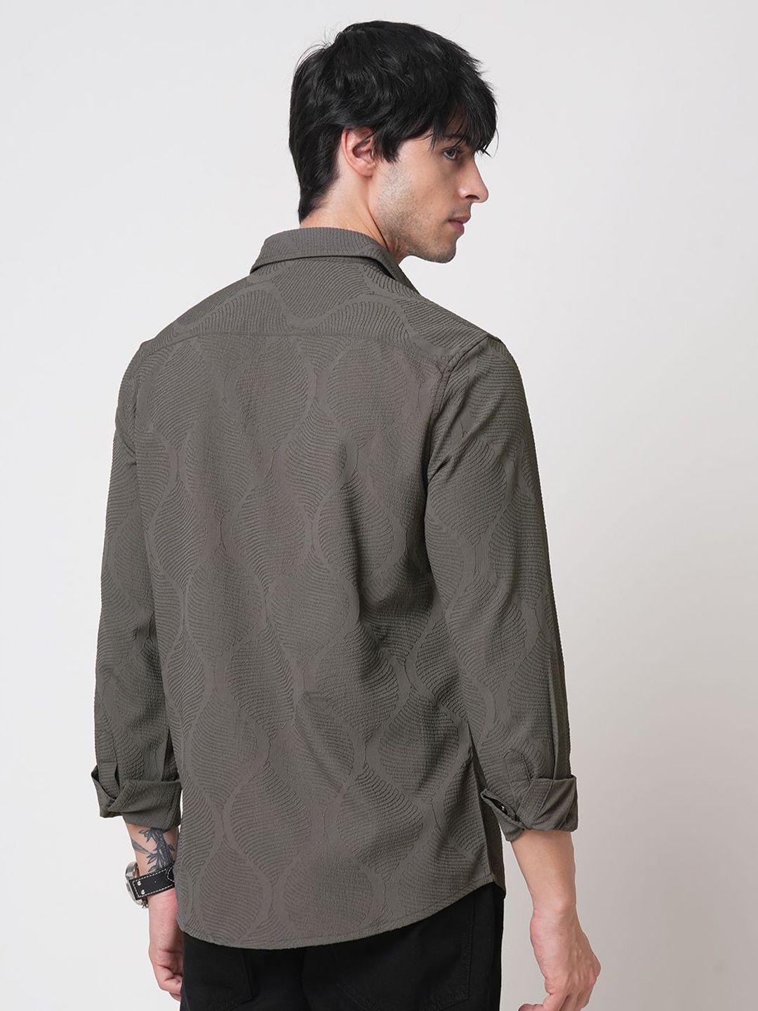 VASTRADO Men Classic Spread Collar Textured Solid Slim Fit Casual Shirt