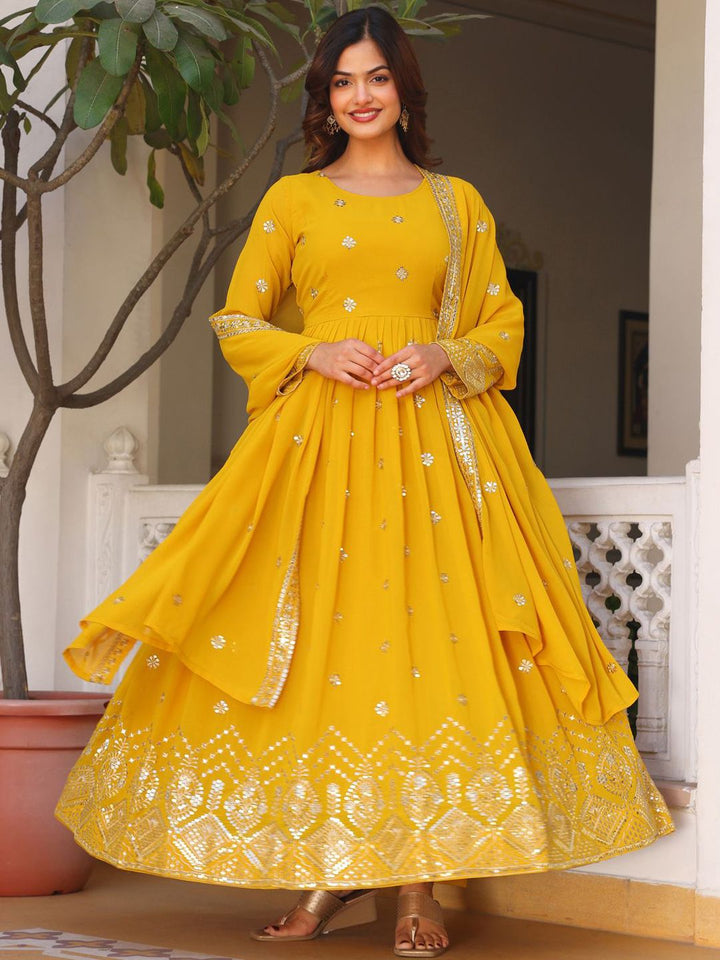 KALINI Women Floral Embroidered Regular Kurta with Trousers & With Dupatta