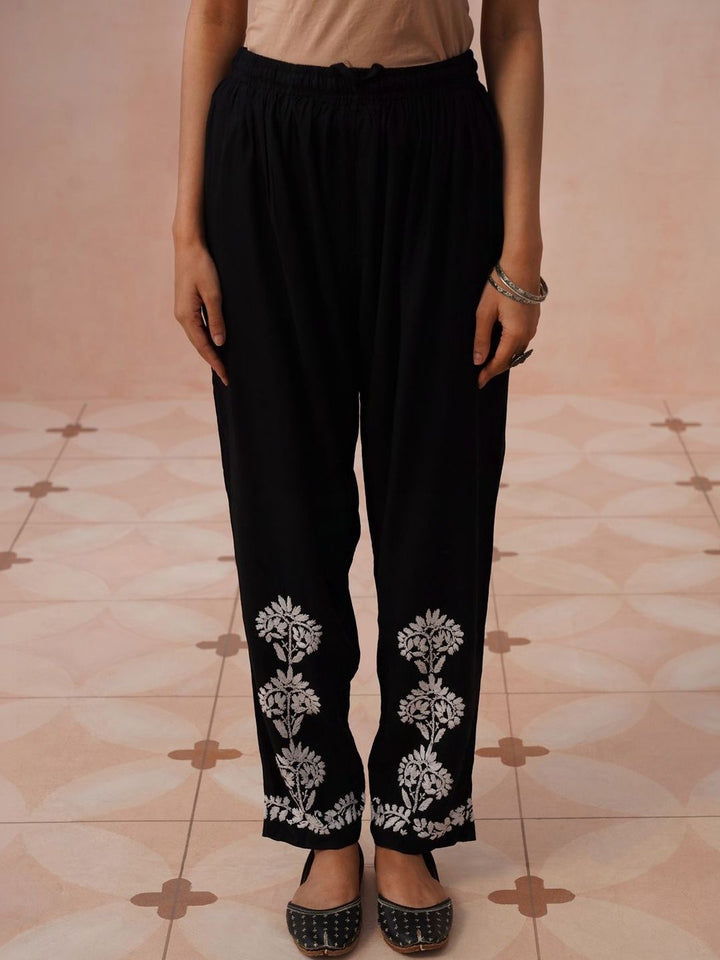 House of Chikankari Women Regular Chikankari Kurta with Trousers