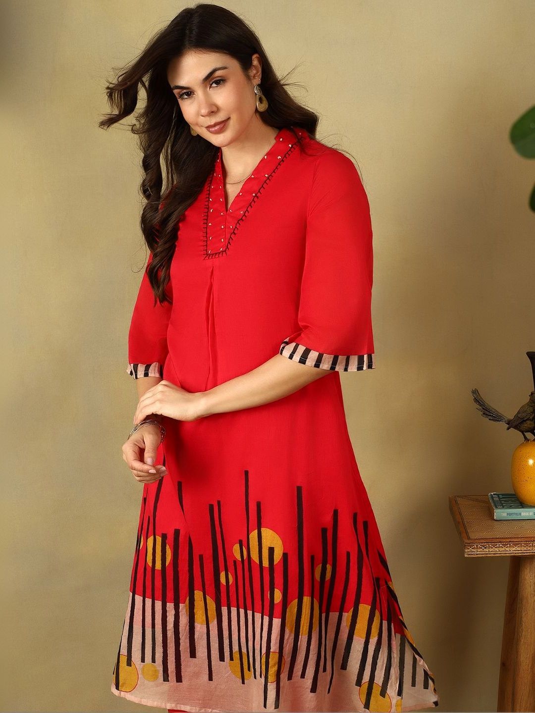 Mamicha Women Printed Regular Beads and Stones Pure Cotton Kurta with Trousers